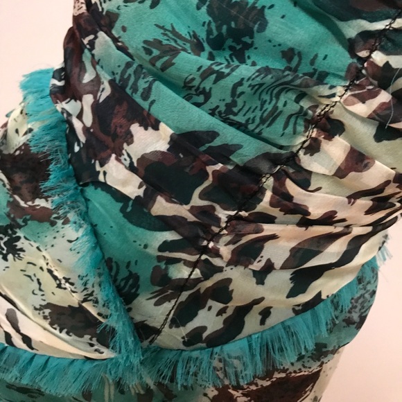 Emanuella y dress - Picture 3 of 8